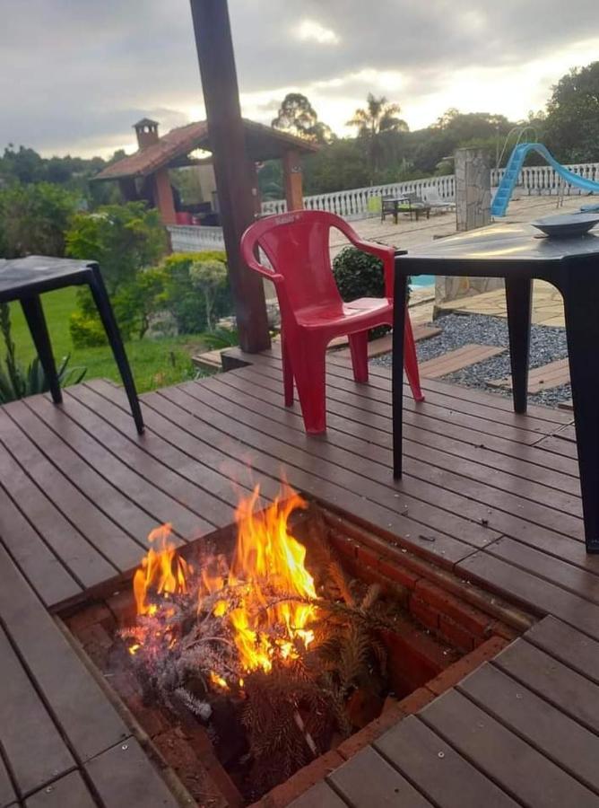 Chacara Em Ibiuna Sao Roque A 70Km De Sp Com Piscina E Wi-Fi Villa Esterno foto