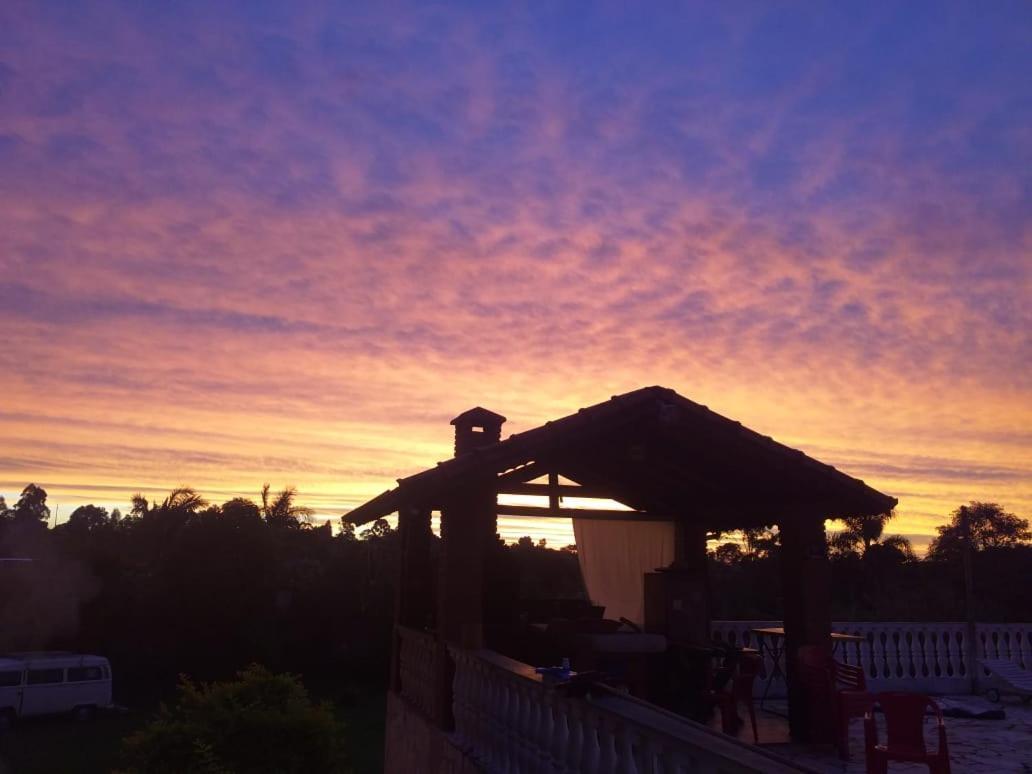 Chacara Em Ibiuna Sao Roque A 70Km De Sp Com Piscina E Wi-Fi Villa Esterno foto